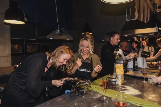 Так проходят Девичники в Cookforia. Фото 1