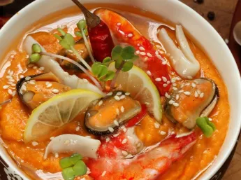 Знаменитая Тайская кухня с оригинальной рецептурой, взрыв вкусов в одном меню!