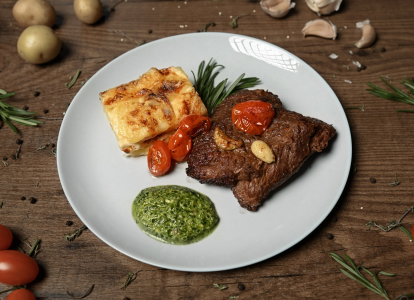 Стейк Мачете с картофелем Дофинуа и соусом Чимичурри