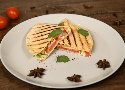 Тортилья с курицей и овощами